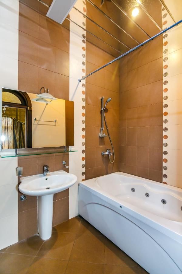 Апартаменты Luxary Apartment Near Mc Donalds Баку-35