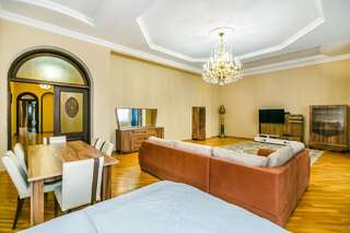 Апартаменты Luxary Apartment Near Mc Donalds Баку Апартаменты с видом на море-9